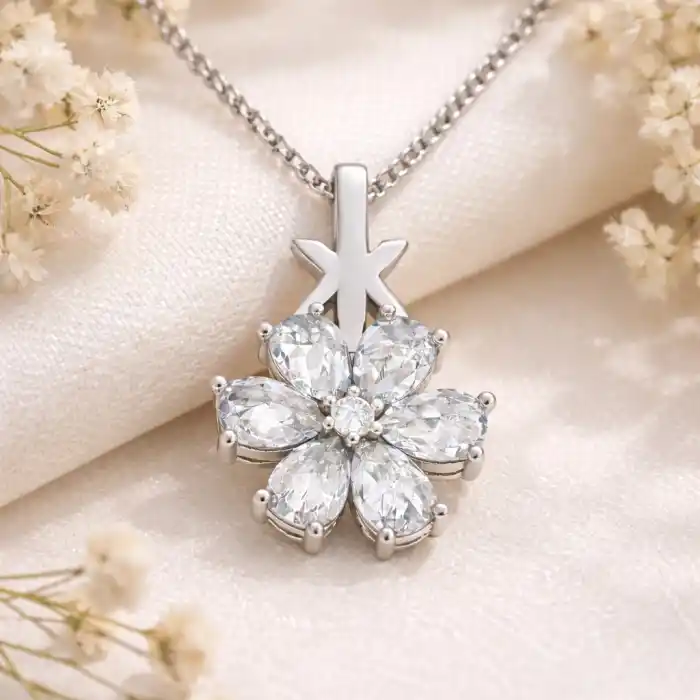 Gümüş Beyaz Sevgi Çiçeği Kadın Kolye