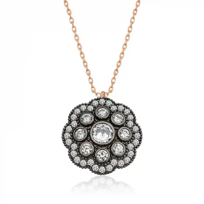 Gümüş Çiçek Desenli Elmas Montür Kolye