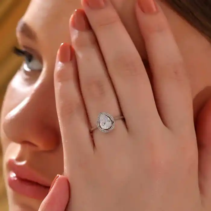 Gümüş Damla Zirkon Taşlı Kadın Yüzük