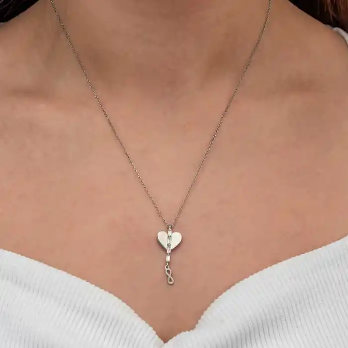 Gümüş Kalpli Sonsuzluk Kadın Kolye