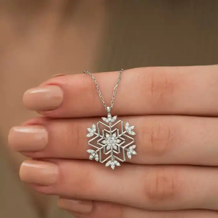 Gümüş Kar Tanesi Kolye