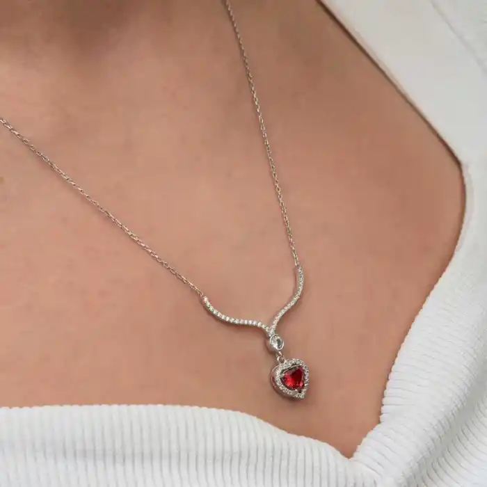 Gümüş Kırmızı Zirkon Taşlı Kalp Kadın Kolye