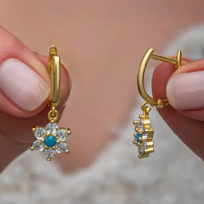 Gümüş Mavi Taşlı Gold Çiçek Kadın Küpe