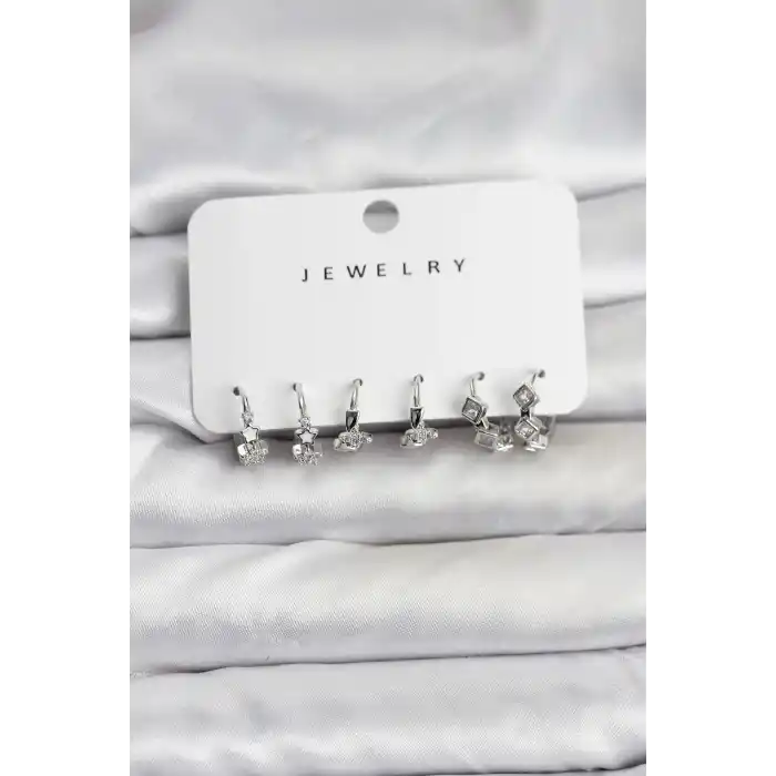 Gümüş Renk Pirinç Yıldız Modelli Kadın Küpe Seti