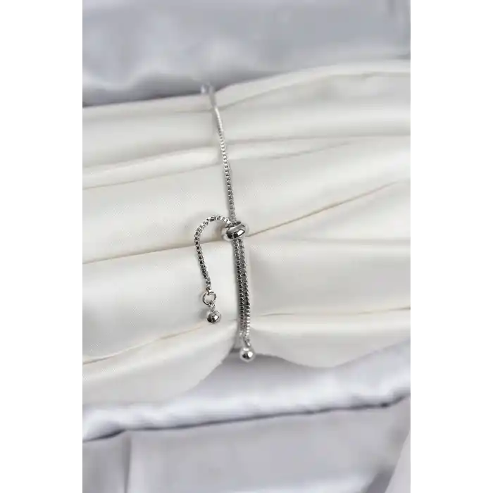 Gümüş Renk Yonca Model Zirkon Taşlı Asansörlü Kadın Bileklik