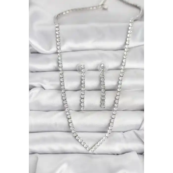 Gümüş Renk Zirkon Taşlı Kadın Kolye Küpe Seti