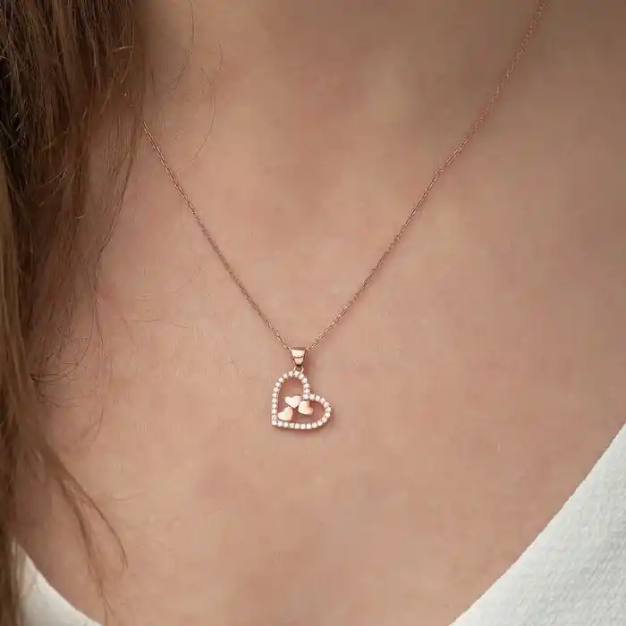 Gümüş Rose Kalbin İçinde Üç Kalp Kolye