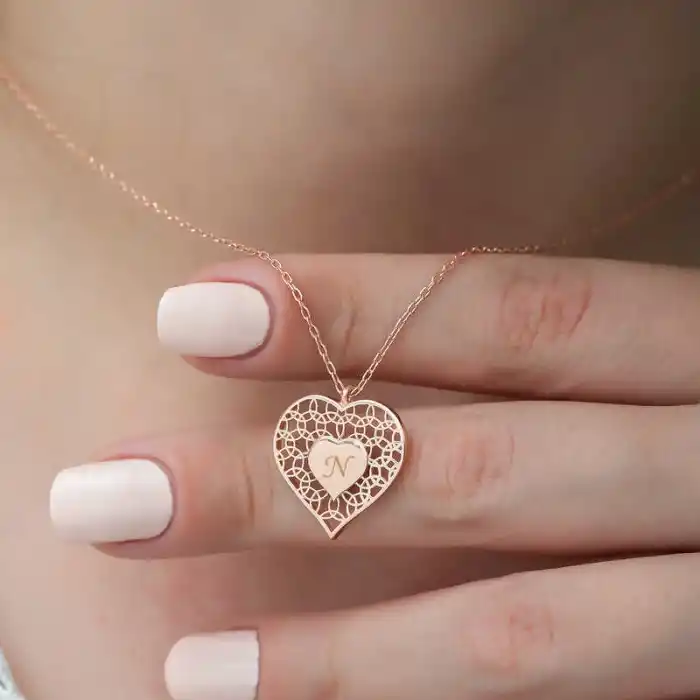 ​Gümüş Rose Kişiye Özel Kalbin İçinde Kalp Bayan Kolye