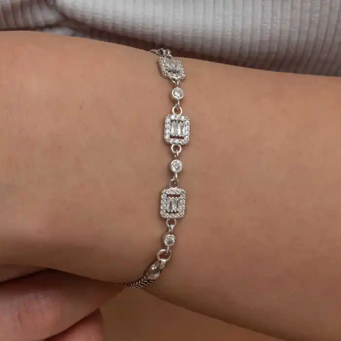 Gümüş Üçlü Baget Taşlı Kadın Bileklik