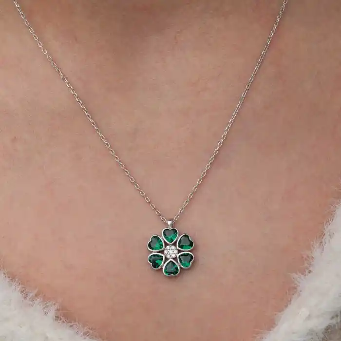 Gümüş Yeşil Kalpli Çiçek Kadın Kolye