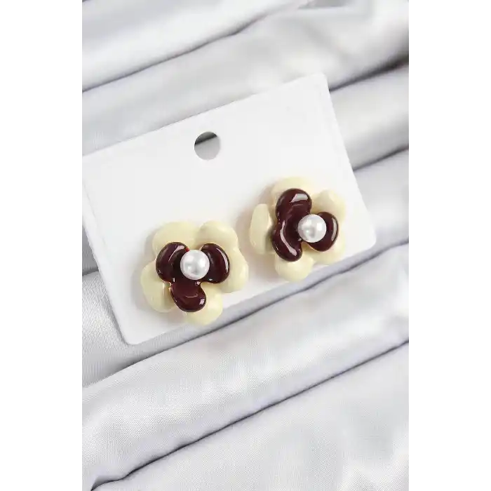 İnci Detaylı Krem Kahverengi Renk Papatya Model Kadın Küpe