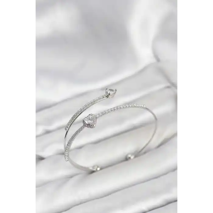 Kalp Model Pirinç Gümüş Renk Kadın Bileklik