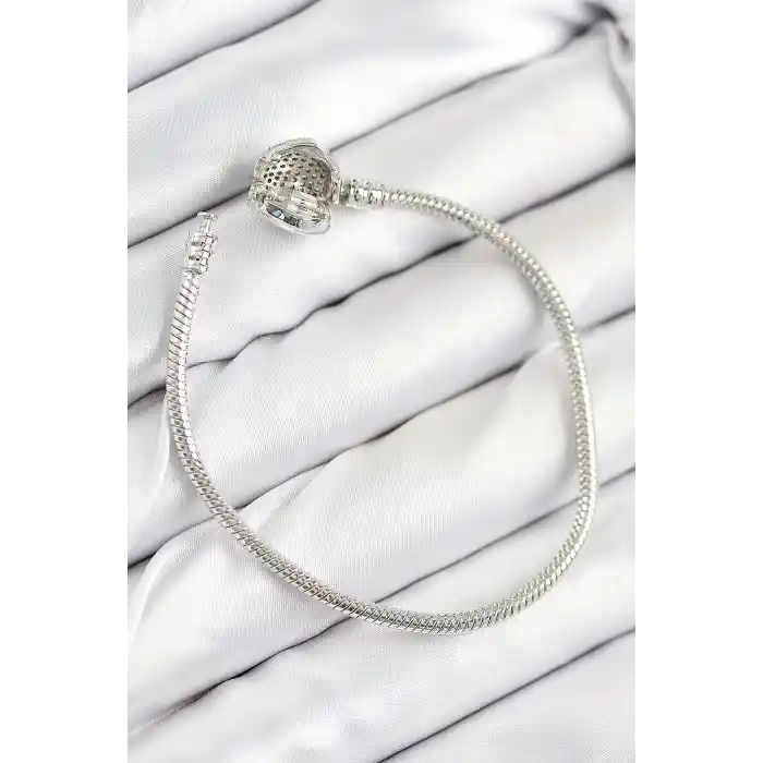 Pirinç Charm Zirkon Taşlı Kalp Model Gümüş Renk Kadın Bileklik