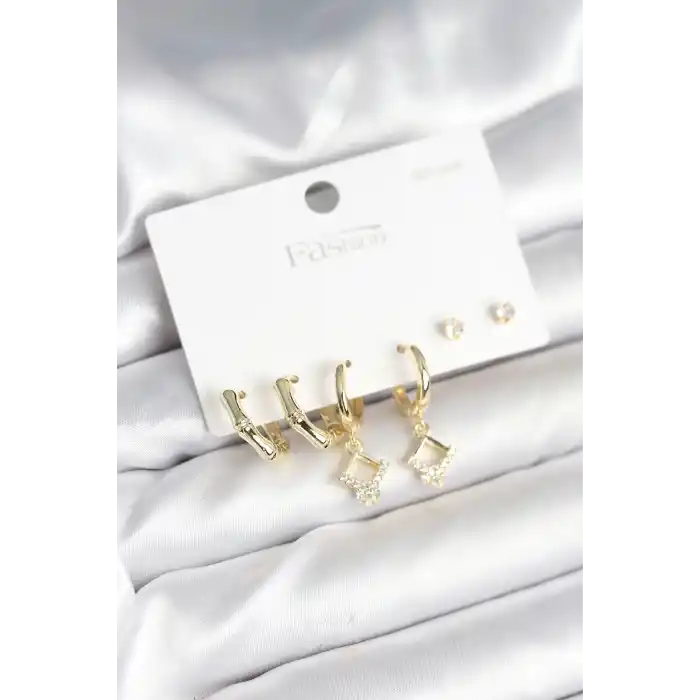 Pirinç Gold Renk 925 Ayar Gümüş Çivili Kadın Küpe Seti