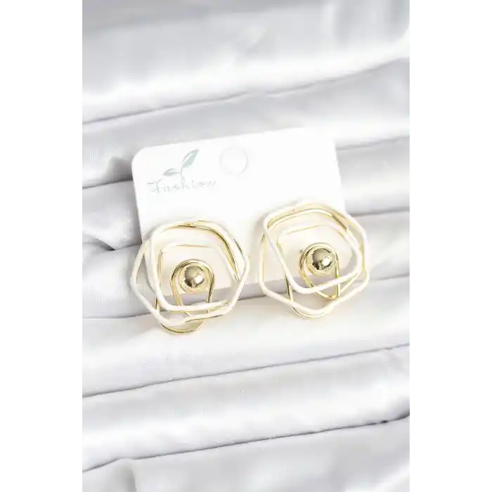 Pirinç Gold Renk Beyaz Mineli Geometrik Gül Model Kadın Küpe