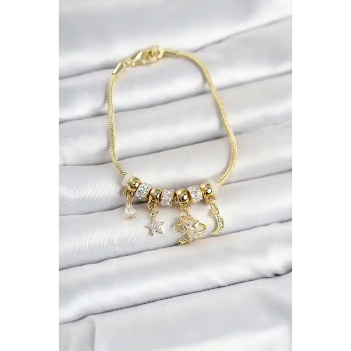 Pirinç Gold Renk Charmlı Kadın Bileklik
