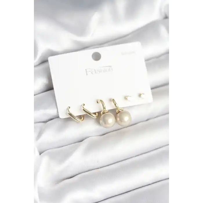 Pirinç Gold Renk İnci Detaylı 925 Gümüş Çivili Kadın Küpe Seti