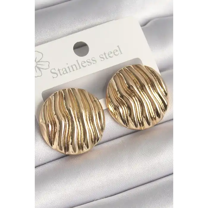 Pirinç Gold Renk İşlemeli Daire Plaka Model Kadın Küpe