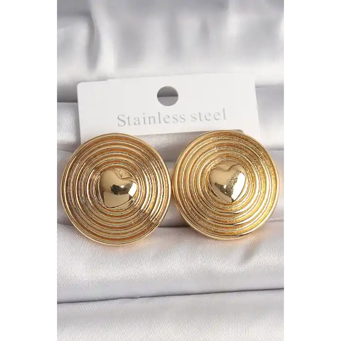 Pirinç Gold Renk Kalp İşlemeli Daire Plaka Model Kadın Küpe