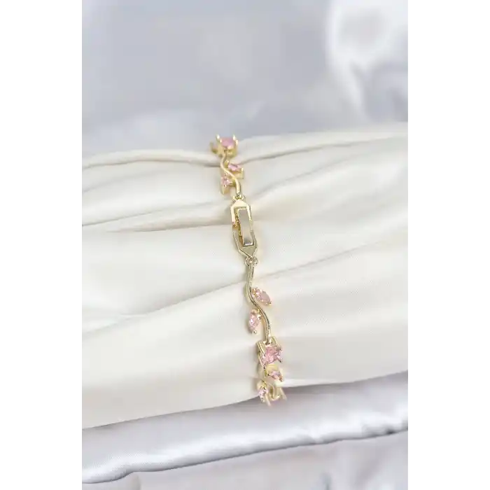 Pirinç Gold Renk Pembe Zirkon Taşlı Çiçek Model Kadın Bileklik