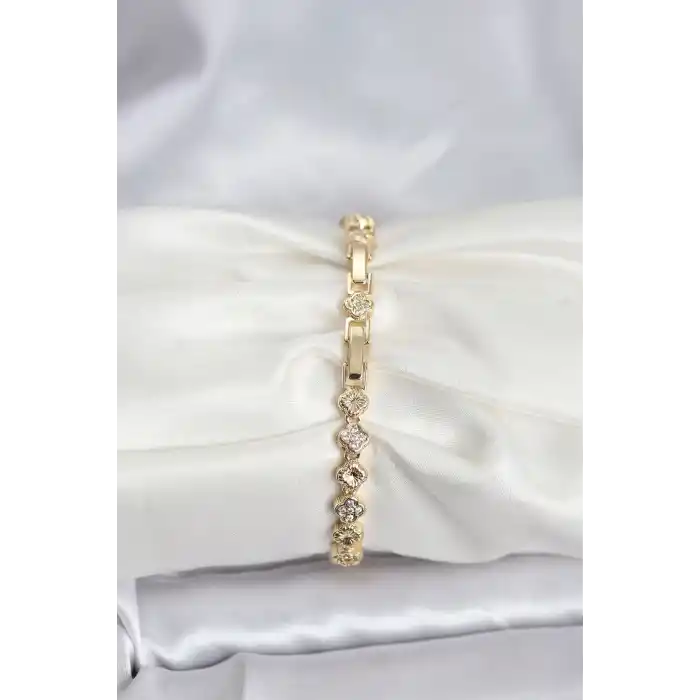Pirinç Gold Renk VIP Seri Sıralı Yonca Model Zirkon Taşlı Kadın Bileklik