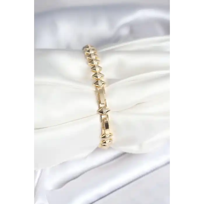 Pirinç Gold Renk Zirkon Taşlı Baklava Model Kadın Bileklik
