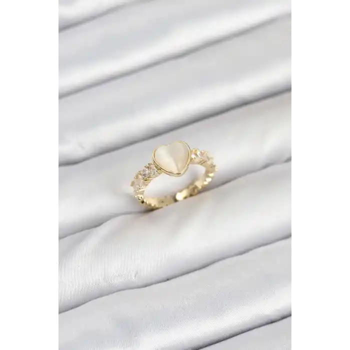 Pirinç Gold Renk Zirkon Taşlı Kalpli Kadın Yüzük