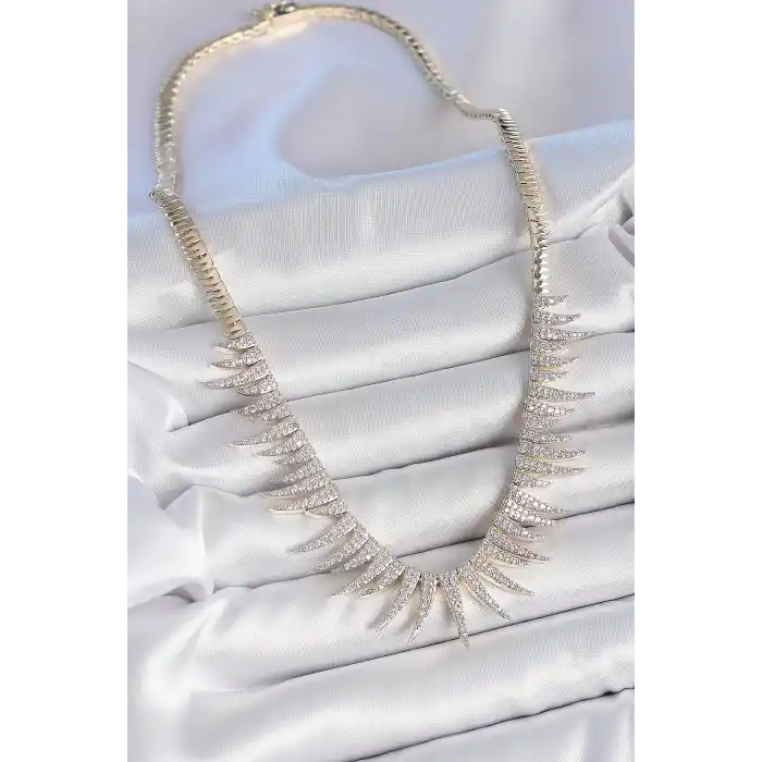 Pirinç Gold Renk Zirkon Taşlı Sivri Model VIP Seri Kadın Kolye