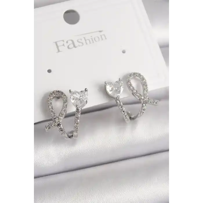 Pirinç Gümüş Renk Düğüm Model Zirkon Taşlı Kalp Detay Kadın Küpe