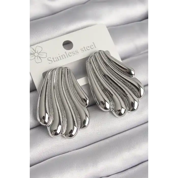 Pirinç Gümüş Renk İşlemeli İstiridye Model Kadın Küpe