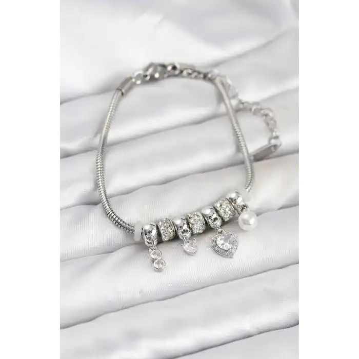 Pirinç Gümüş Renk Kalp Charmlı Kadın Bileklik