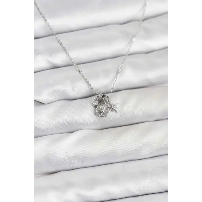 Pirinç Gümüş Renk Minimal Charmlı Kadın Kolye