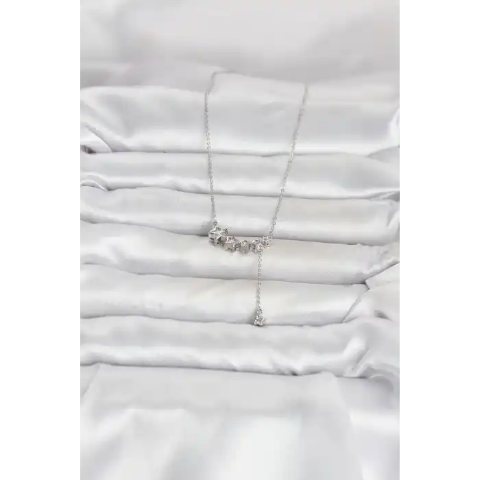 Pirinç Gümüş Renk Minimal Sallantılı Yıldız Model Kadın Kolye