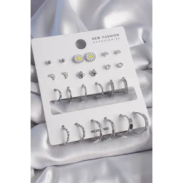 Pirinç Gümüş Renk Papatya Detaylı 12 Çiftli Kadın Küpe Seti