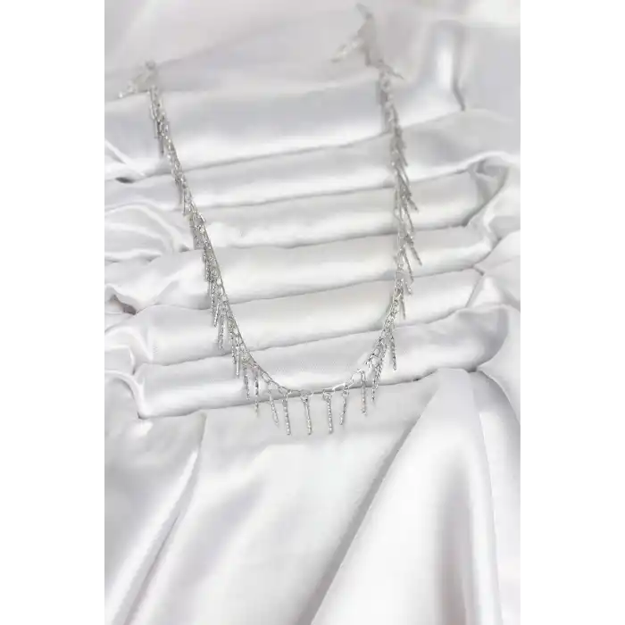 Pirinç Gümüş Renk Saçaklı Model Kadın Kolye