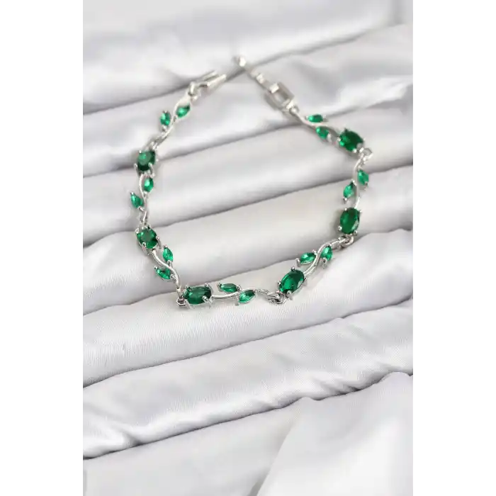 Pirinç Gümüş Renk Yeşil Zirkon Taşlı Çiçek Model Kadın Bileklik