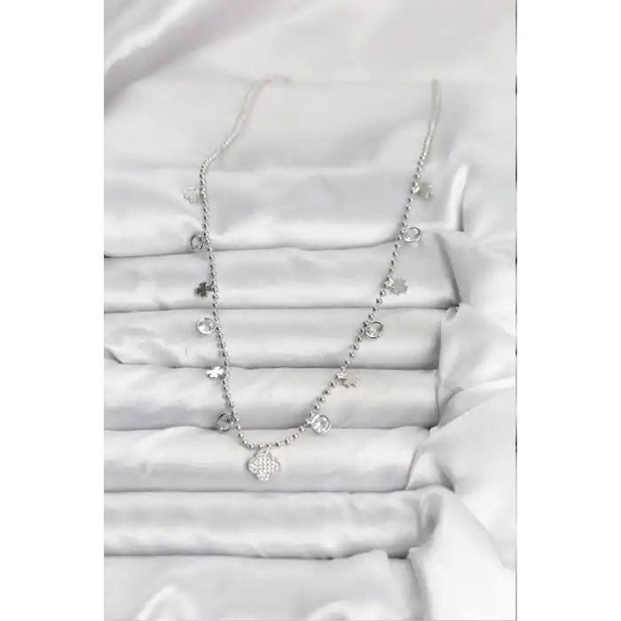 Pirinç Gümüş Renk Yonca Model Kadın Kolye