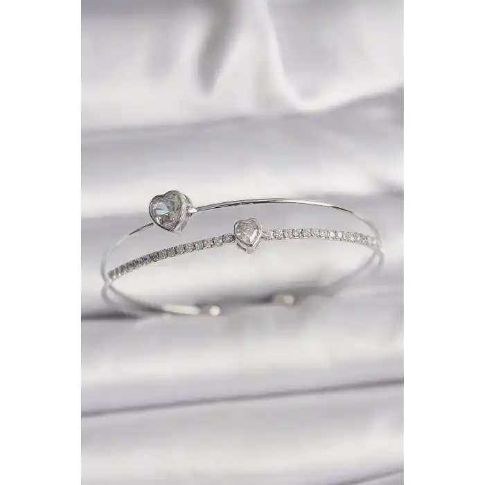 Pirinç Gümüş Renk Zirkon Taşlı Kalp Model Kadın Bileklik