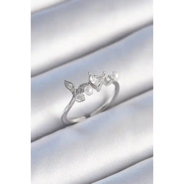 Pirinç Gümüş Renk Zirkon Taşlı Kalp Yaprak Model İnci Detay Kadın Yüzük