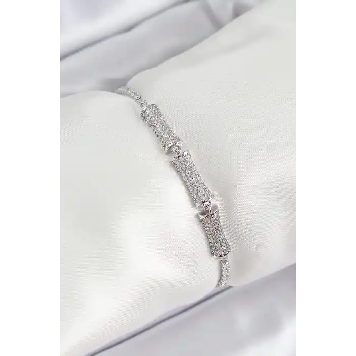 Pirinç Gümüş Renk Zirkon Taşlı Kemik Model Kadın Bileklik