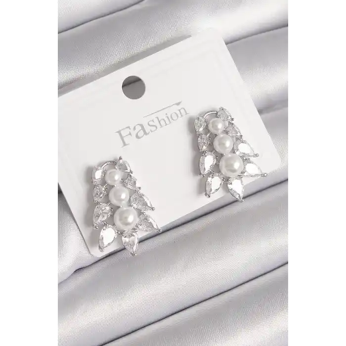 Pirinç Gümüş Renk Zirkon Taşlı Yaprak Model İnci Detay Kadın Küpe