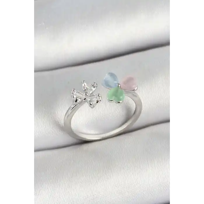 Pirinç Kalp Figürlü Zirkon Taşlı Gümüş Renk Ayarlanabilir Kadın Yüzük