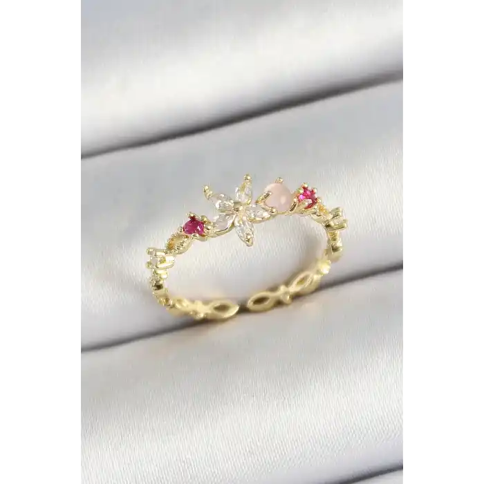 Pirinç Papatya Figürlü Zirkon Taşlı Gold Renk Ayarlanabilir Kadın Yüzük