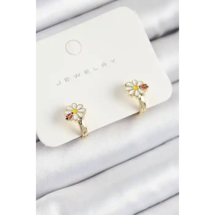 Pirinç Papatya Model Gold Renk Çocuk Küpe