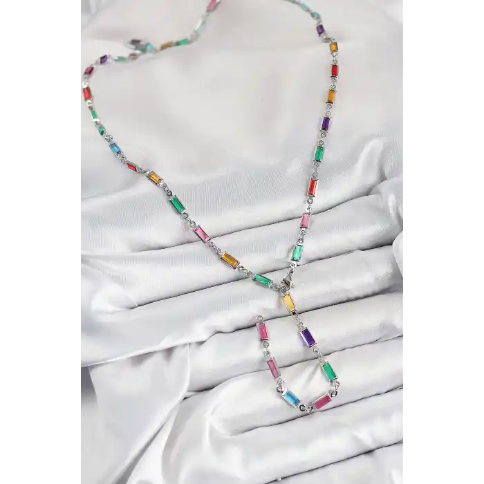 Pirinç Renkli Zirkon Taşlı Dikdörtgen Model Gümüş Renk Kadın Y Kolye
