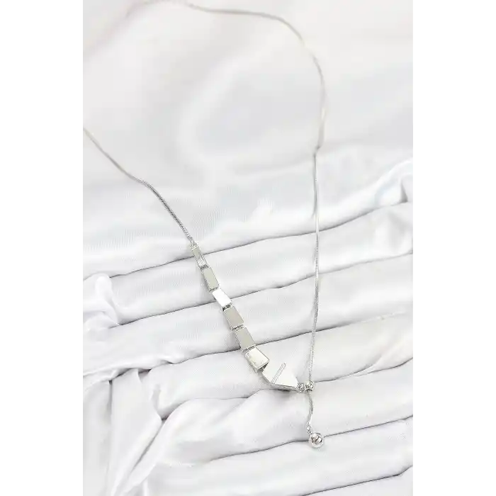 Pirinç Yılan Model Gümüş Renk Asansörlü Kadın Kolye