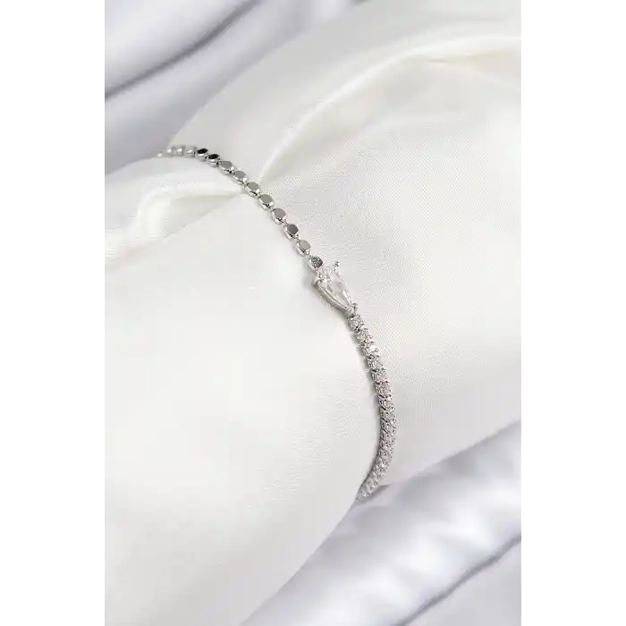 Pirinç Zirkon Taşlı Damla Model Ezme Zincir Gümüş Renk Kadın Bileklik