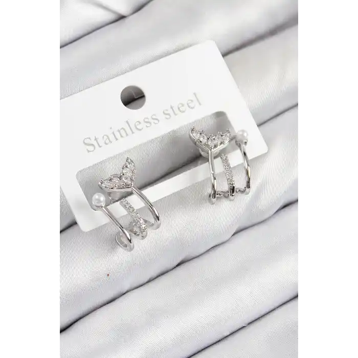 Pirinç Zirkon Taşlı İnci Detaylı Balık Kuyruğu Model Gümüş Renk Kadın Küpe