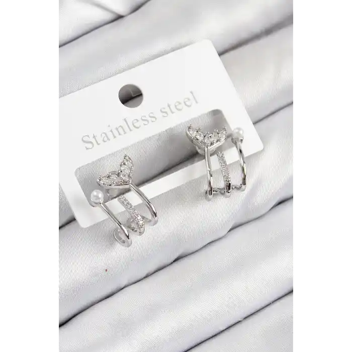 Pirinç Zirkon Taşlı İnci Detaylı Balık Kuyruğu Model Gümüş Renk Kadın Küpe