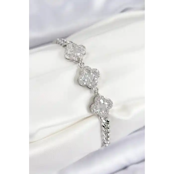 Pirinç Zirkon Taşlı Yonca Model Gümüş Renk Kadın Bileklik